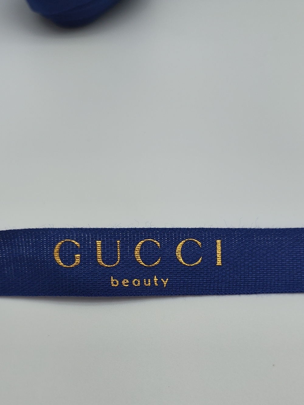 GUCCI Beauty Royal Blue Gold Logo Ribbon 2 Yards Gift Wrap Trim - Picture 2 of 3